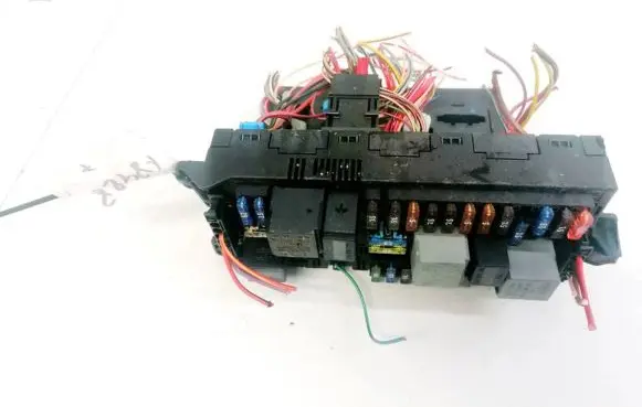 Mercedes-Benz CLS C219 Fuse box set 2115457701