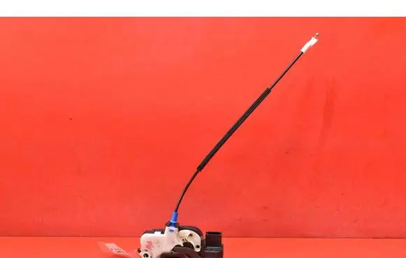 Opel Astra J Front door lock 