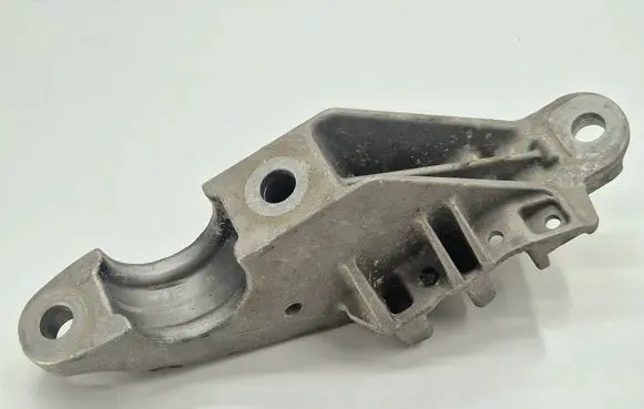 BMW M5 F90 Sway bar bush bracket, front 6884012 31306884012