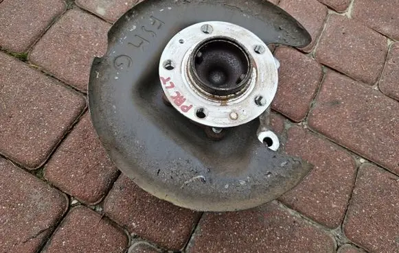 Citroen Berlingo Rear wheel hub 9813623480