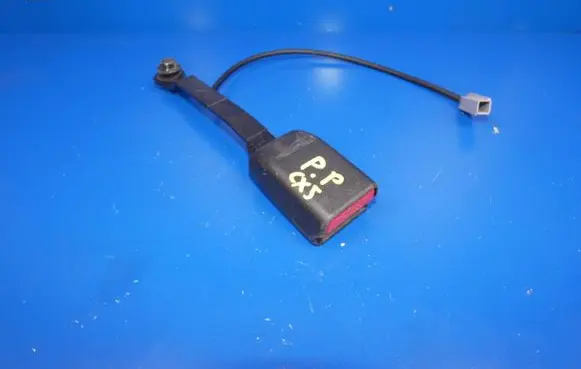 Mazda CX-5 Front seatbelt buckle