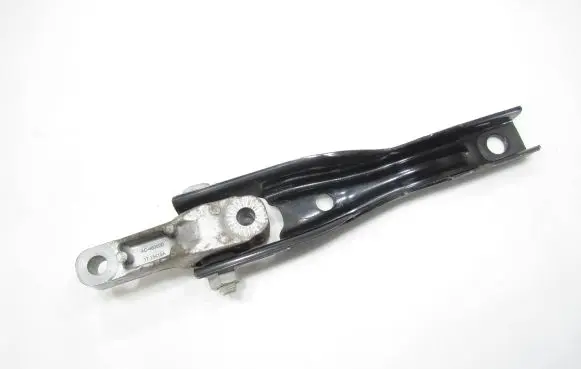 Volkswagen Tiguan Engine mounting bracket 5Q0199855P 13112017