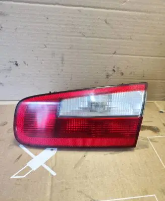 Tailgate rear/tail lights