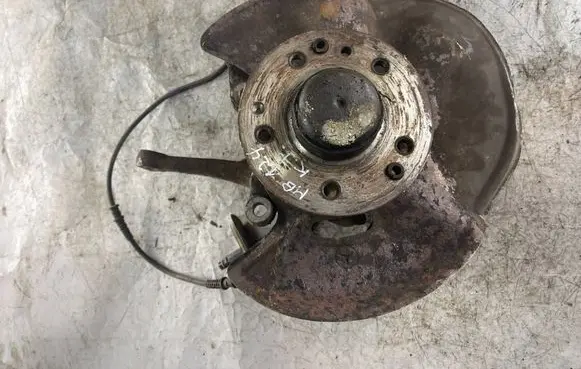 Mercedes-Benz E W124 Front wheel hub spindle knuckle