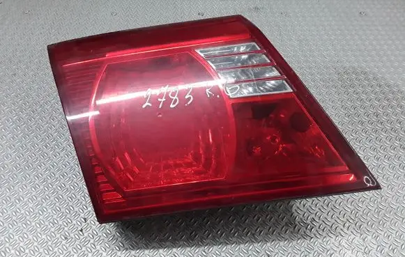 KIA Magentis Tailgate rear/tail lights