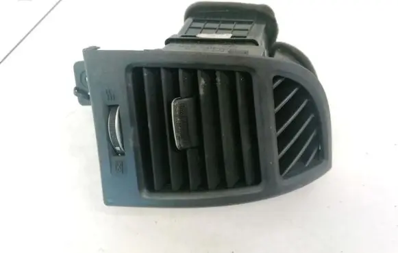 Hyundai Santa Fe Dash center air vent grill 974802B900 97480-2B900
