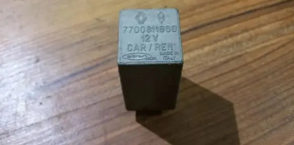 Renault Laguna I Other relay 7700811860