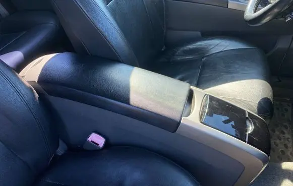 Toyota Prius (NHW20) Armrest