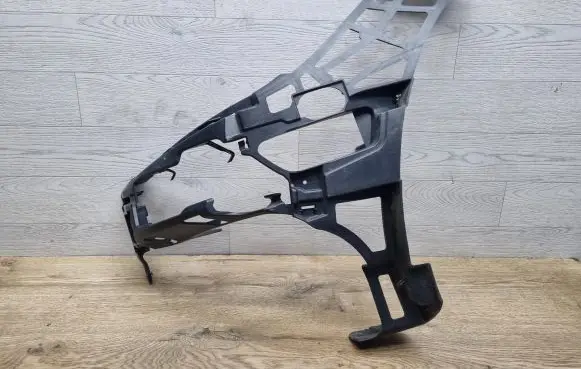 Mercedes-Benz CLS C218 X218 Front bumper mounting bracket A2188852565