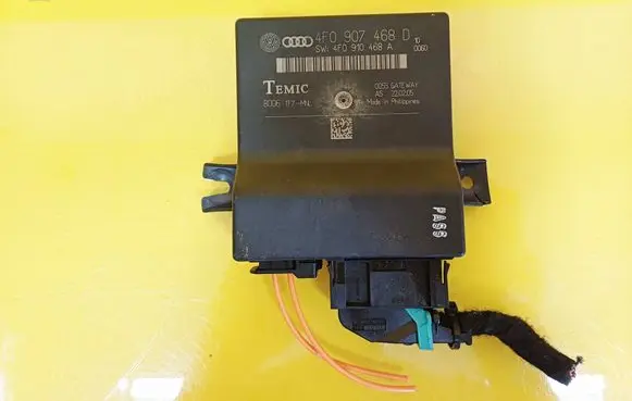 Audi A6 S6 C6 4F Gateway control module 4F0907468D