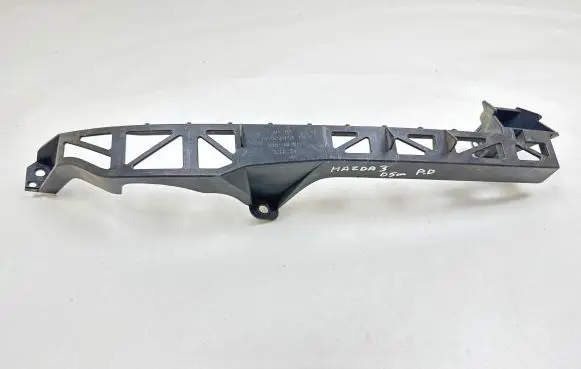 Mazda 3 I Headlight/headlamp mounting bracket BP4K505