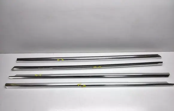 Mercedes-Benz E C207 W207 Door glass trim A2077250282 A2077250182