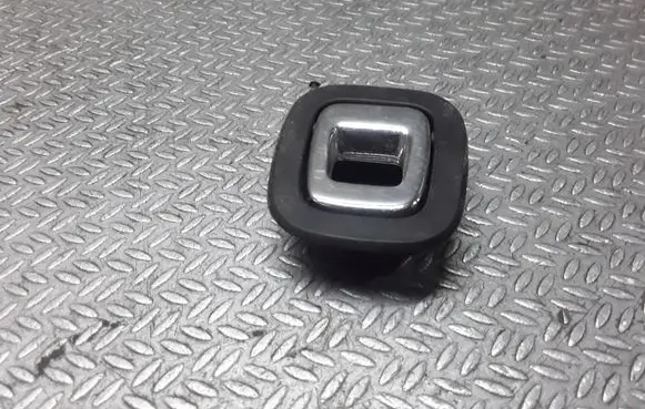 Citroen C5 Tie down hook / loop 