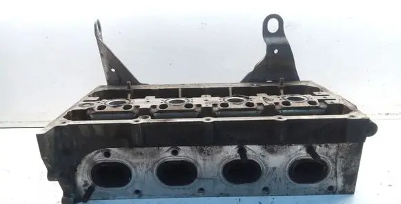 Volkswagen Touran I Engine head 03C103358AB