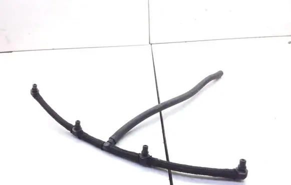 Opel Astra H Fuel injector supply line/pipe 
