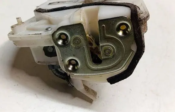 Mazda 6 Rear door lock AF2W1A584