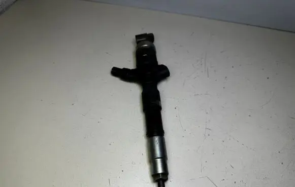 Toyota Land Cruiser (J120) Fuel injector 2367030140
