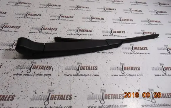 Hyundai i30 Rear wiper blade arm