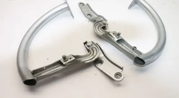 Volkswagen PASSAT B7 Tailgate/trunk/boot hinge 3C5827301B