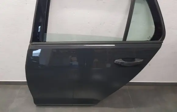 Volkswagen Golf VII Rear door 
