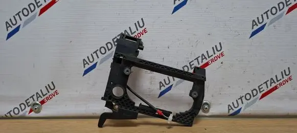 BMW 5 E39 Front door exterior handle/bracket 51218236644