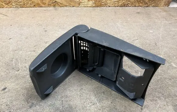 Rear air vent grill