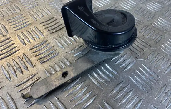 BMW X5 E70 Horn signal E970388 A046466 7288096