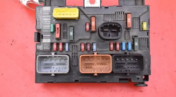 Peugeot 307 Fuse box set 9661087080