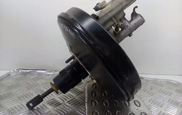 Renault Megane II Brake booster 8200157453