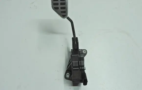 Toyota Urban Cruiser (XP110) Accelerator throttle pedal 78110-52010 1988007011 11L30C00416