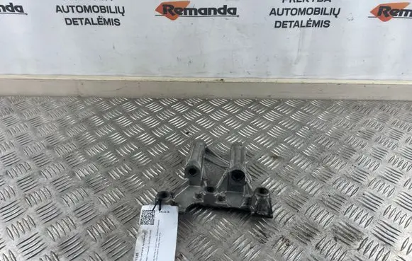 Volkswagen Transporter - Caravelle T5 Engine mounting bracket 070199343
