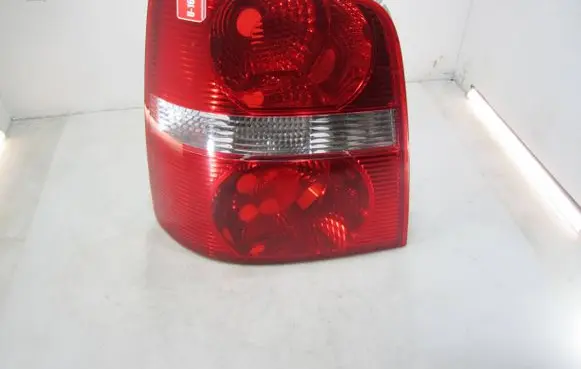 Volkswagen Touran I Rear/tail lights 008759051 211524 181109
