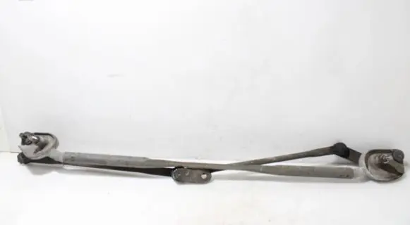 Chrysler 300 - 300C Front wiper linkage 