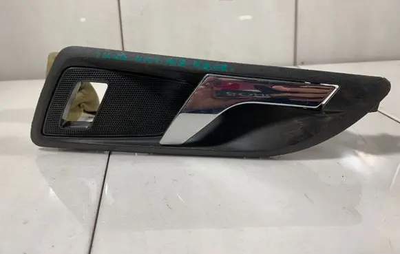 Skoda Octavia Mk2 (1Z) Front door interior handle 1Z0839247