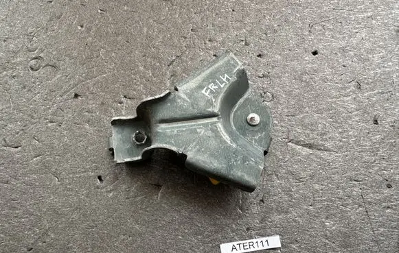 Nissan Terrano Front door lock 805110F005