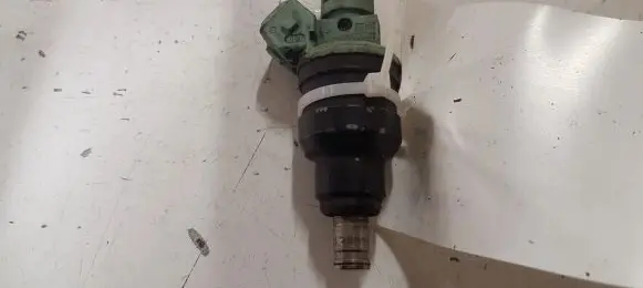 BMW 5 E39 Fuel injector 0280150415