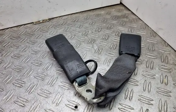 Lexus GS 300 350 430 450H Middle seatbelt buckle (rear) E519005 E034501 E063002