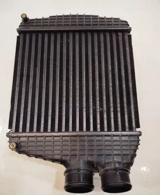Maserati Ghibli Intercooler radiator 670109551