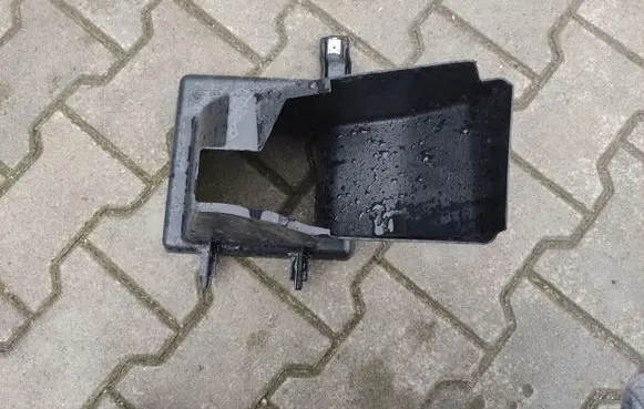 BMW 8 G14 Air intake duct part 7359812