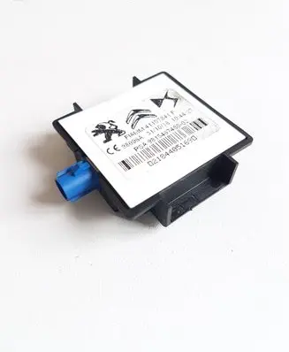 Peugeot Partner III Aerial antenna amplifier 9815467480 2184405169