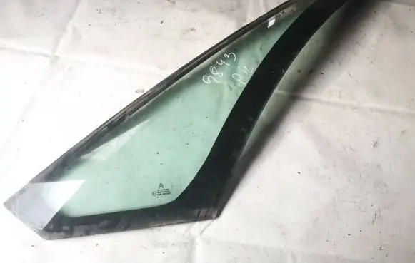 Citroen C3 Picasso Front triangle window/glass as2
