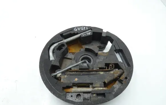 Volkswagen Golf V Tool box 8P0012109E