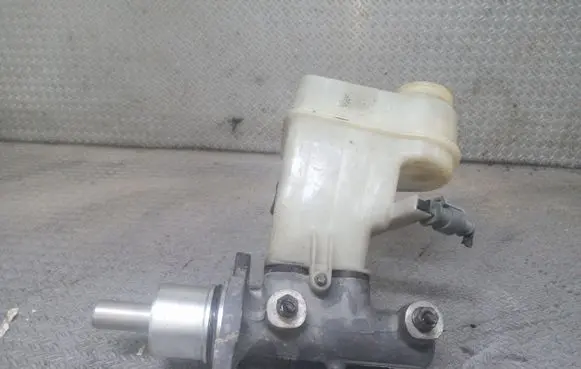 Opel Vectra C Master brake cylinder 320670692