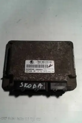 Skoda Octavia Mk1 (1U) Engine control unit/module 06A906019CQ