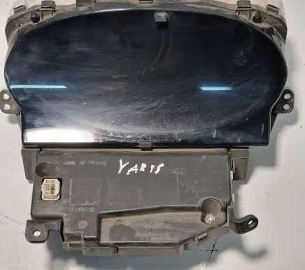Toyota Yaris Speedometer (instrument cluster) 216558645