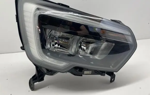 Renault Master III Headlight/headlamp 260105567R 0021113104 366947220