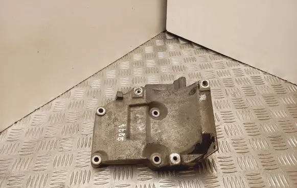 Audi A4 S4 B6 8E 8H A/C compressor mount bracket 038260885C