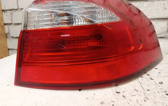 KIA Rio Rear/tail lights 924021W2R 13201 AP209D01