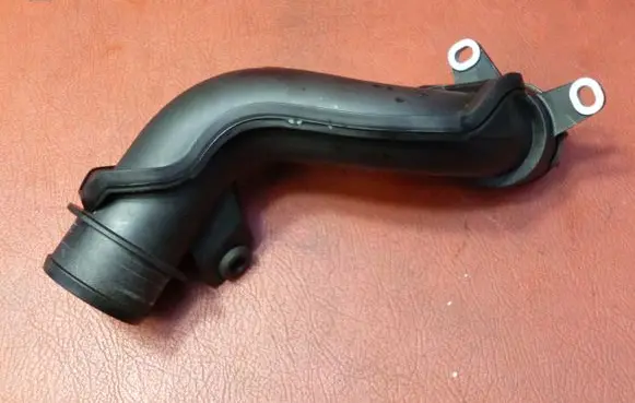 Ford Kuga II Turbo air intake inlet pipe/hose DS739F805HE
