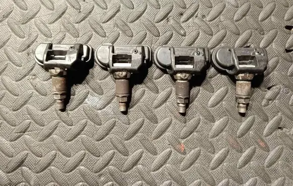 Maserati Quattroporte Tire pressure sensor CCAJ13LP0300T2